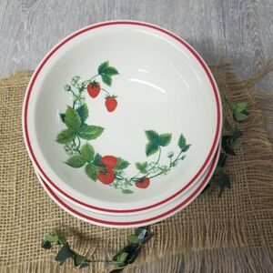 Strawberry Pattern Ming Pao Bowls